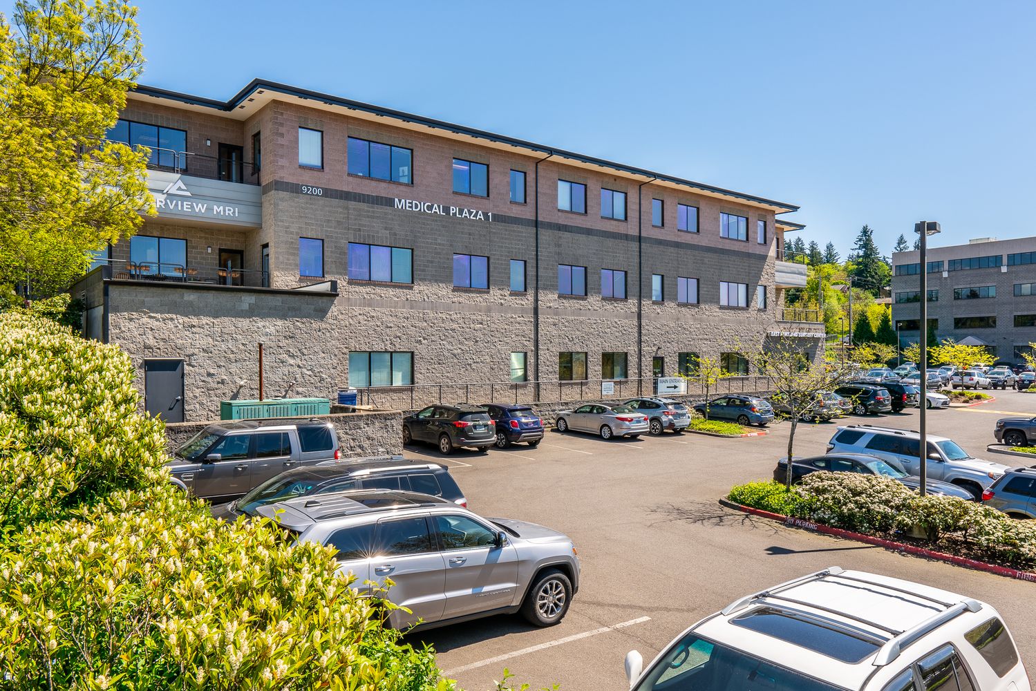 MT. SCOTT PROFESSIONAL CENTER I: 9200 SE 91st Ave, Happy Valley, OR 97086